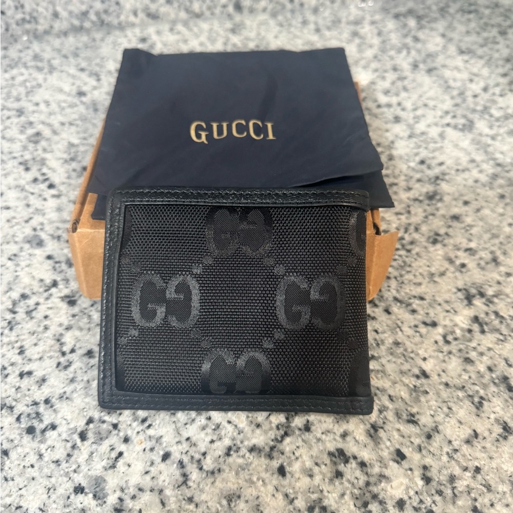Gucci wallet (off the grid)